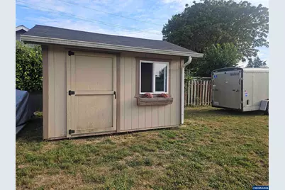 466 S 6 St, Independence, OR 97351 - Photo 16