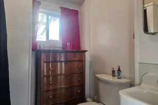 466 S 6th St, Independence, OR 97351 - Photo 6