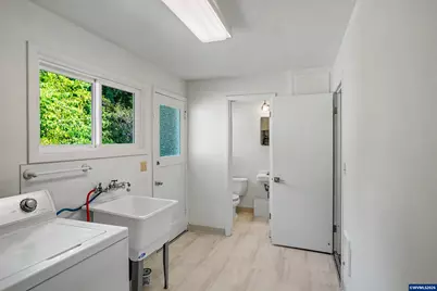 611 NW 30th St, Corvallis, OR 97330 - Photo 26