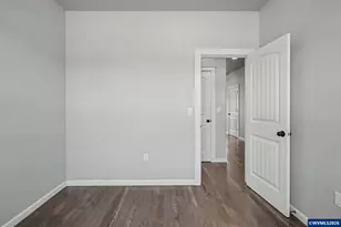 1369 S 10th St, Independence, OR 97351 - Photo 8