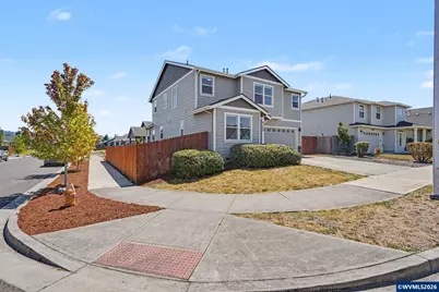 1369 S 10th St, Independence, OR 97351 - Photo 4