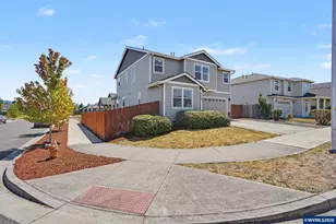 1369 S 10th St, Independence, OR 97351 - Photo 4