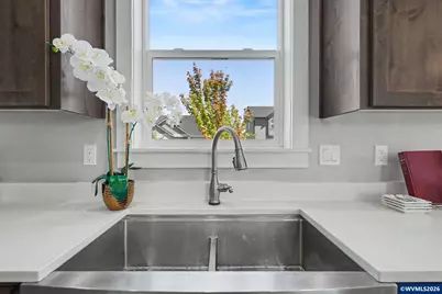 1369 S 10th St, Independence, OR 97351 - Photo 14