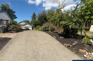 1642 SE Cortland Ave, Dallas, OR 97338 - Photo 28