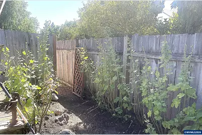 1642 SE Cortland Av, Dallas, OR 97338 - Photo 26