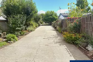 1642 SE Cortland Ave, Dallas, OR 97338 - Photo 30