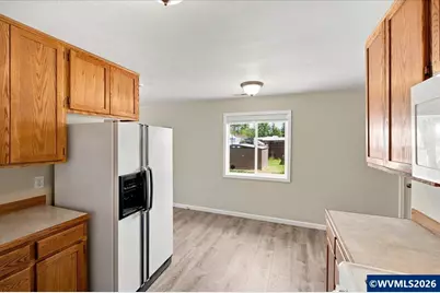 486 Oregon St, Lebanon, OR 97355 - Photo 8