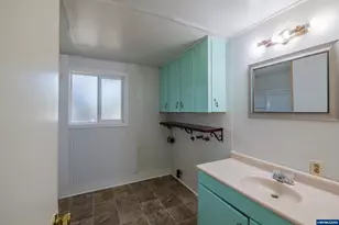 183 W Cedar Dr, Lebanon, OR 97355 - Photo 24