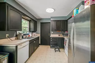 540 Johnson St NE, Salem, OR 97301 - Photo 8