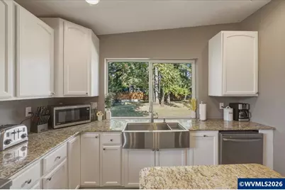 4134 Highway 20, Sweet Home, OR 97386 - Photo 10