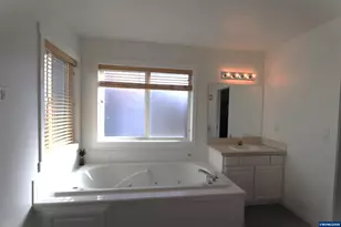752 Merlot Ave NE, Keizer, OR 97303 - Photo 26