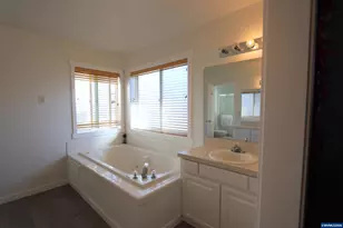 752 Merlot Ave NE, Keizer, OR 97303 - Photo 16