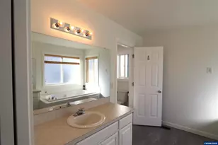 752 Merlot Ave NE, Keizer, OR 97303 - Photo 24