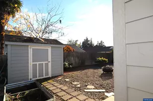 752 Merlot Ave NE, Keizer, OR 97303 - Photo 40