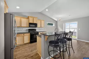 548 Adam St NW, Albany, OR 97321 - Photo 6