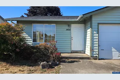 1453 W Locust St, Stayton, OR 97383 - Photo 2