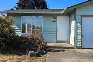 1453 W Locust St, Stayton, OR 97383 - Photo 2