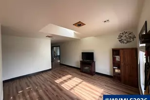 271 S 3rd St, Lebanon, OR 97355 - Photo 6