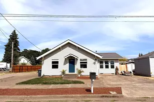271 S 3rd St, Lebanon, OR 97355 - Photo 1