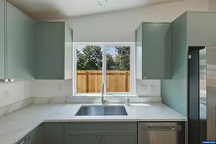 2705 Fisher Rd NE, Salem, OR 97306 - Photo 8