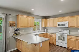 1227 SE Rivergreen Ave, Corvallis, OR 97333 - Photo 16