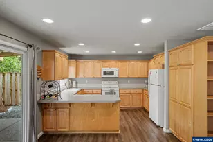 1227 SE Rivergreen Ave, Corvallis, OR 97333 - Photo 14
