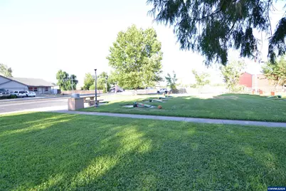 450 St Clair Wy, Eagle Point, OR 97524 - Photo 28