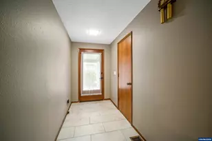 1639 Nut Tree Dr NW, Salem, OR 97304 - Photo 8