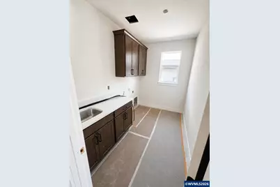 848 W Grant St, Carlton, OR 97111 - Photo 8