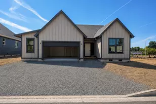 978 W Grant St, Carlton, OR 97111 - Photo 2