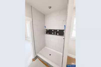 981 W Washington St, Carlton, OR 97111 - Photo 8