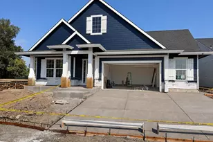 981 W Washington St, Carlton, OR 97111 - Photo 2