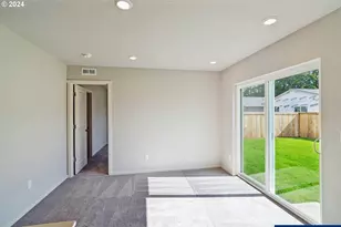658 Minnesota St, Lebanon, OR 97355 - Photo 10