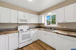 4710 12th Ave NE, Keizer, OR 97303 - Photo 10