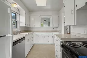 1190 Belaire Dr NW, Salem, OR 97304 - Photo 16