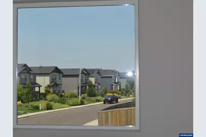 603 Pickering Ln, Woodburn, OR 97071 - Photo 24