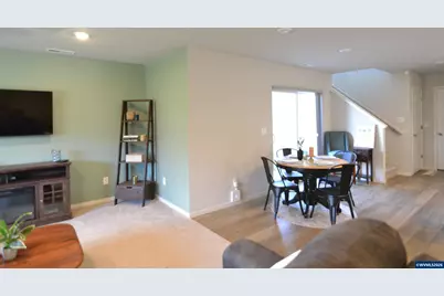 603 Pickering Ln, Woodburn, OR 97071 - Photo 8