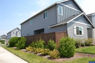 603 Pickering Ln, Woodburn, OR 97071 - Photo 2