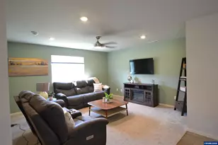 603 Pickering Ln, Woodburn, OR 97071 - Photo 6