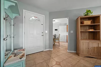 1002 S 37th Av, Albany, OR 97321 - Photo 8