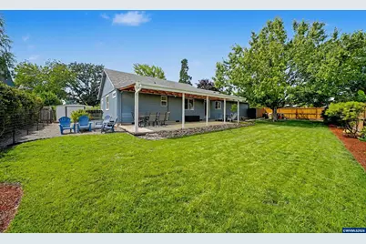 1002 S 37th Av, Albany, OR 97321 - Photo 4