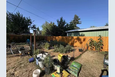 475 W Carolina St, Lebanon, OR 97355 - Photo 36