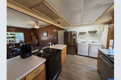 475 W Carolina St, Lebanon, OR 97355 - Photo 14