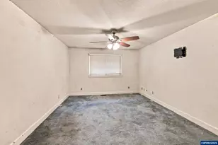 30875 S 5th St, Lebanon, OR 97355 - Photo 16