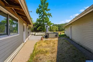 30875 S 5th St, Lebanon, OR 97355 - Photo 28