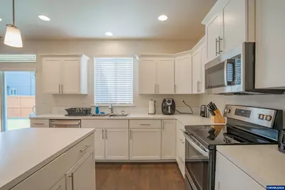 516 Churchill Downs St SE, Albany, OR 97322 - Photo 8