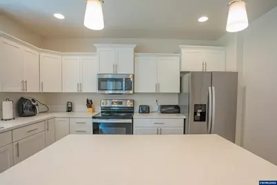 516 Churchill Downs St SE, Albany, OR 97322 - Photo 4