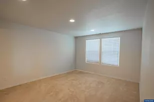 516 Churchill Downs St SE, Albany, OR 97322 - Photo 6