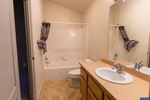 374 NW 25th St, Redmond, OR 97756 - Photo 34
