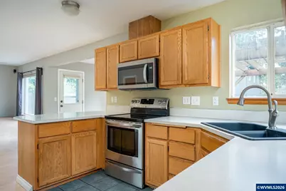 16033 SE Mary Ann Ln, Milwaukie, OR 97267 - Photo 10